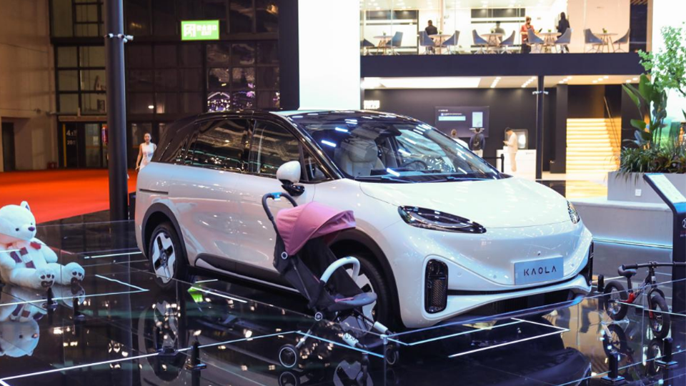 稳进向上 焕新启幕 北汽集团登陆上海车展